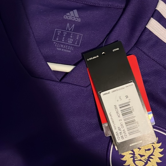 New with tags and signed Orlando City jersey - Picture 4 of 6